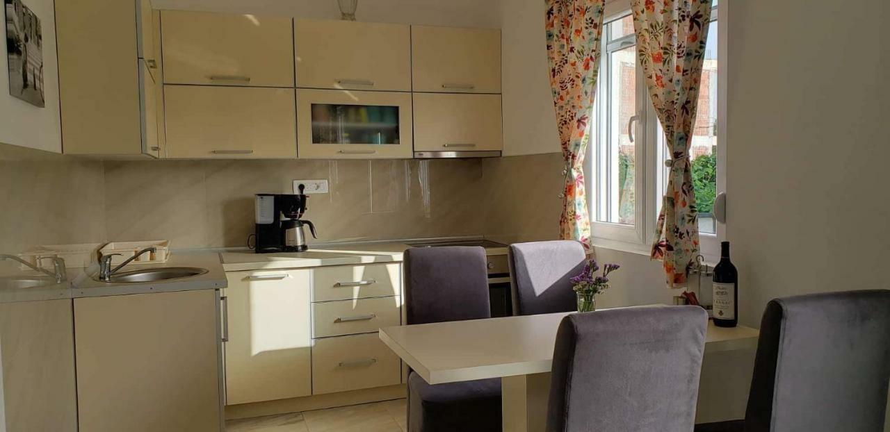 Apartmani Suncokreti - Sunflower Apartments Bar Exteriör bild